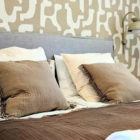 Oasis 325 Premium Sea & Mountains View *