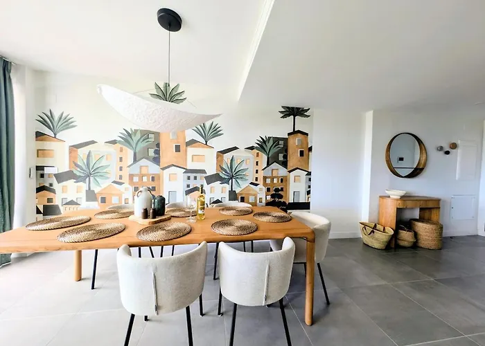 Oasis 325 Premium Sea & Mountains View Estepona