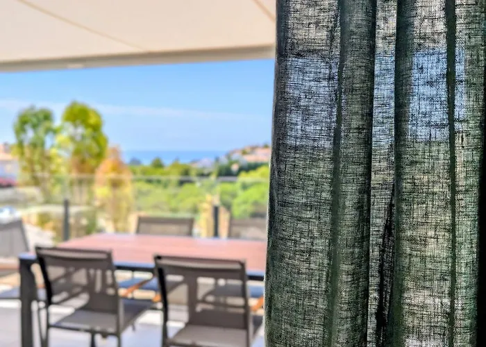 Oasis 325 Premium Sea & Mountains View Daire