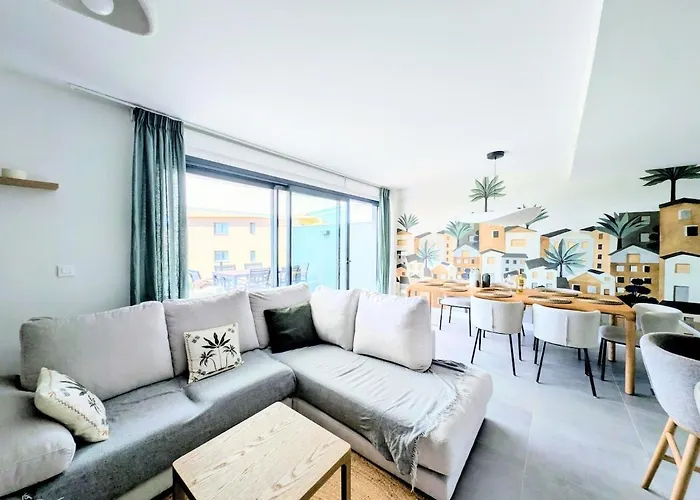 Oasis 325 Premium Sea & Mountains View