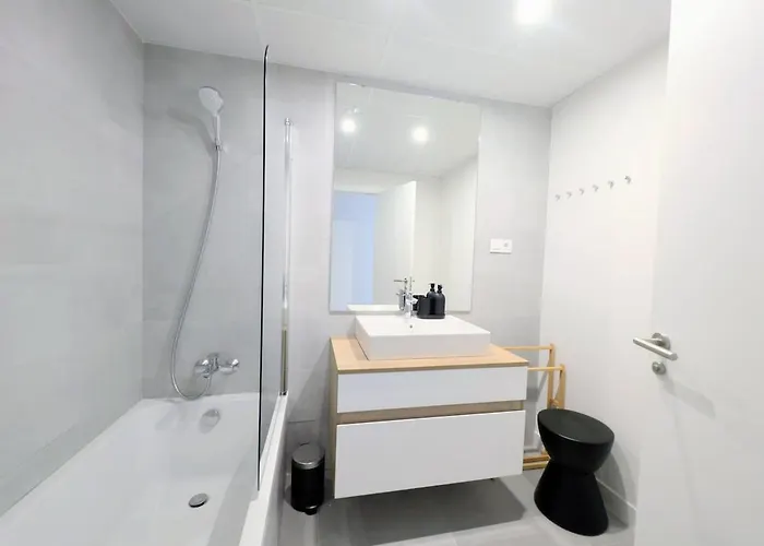 Oasis 325 Premium Sea & Mountains View Daire Estepona