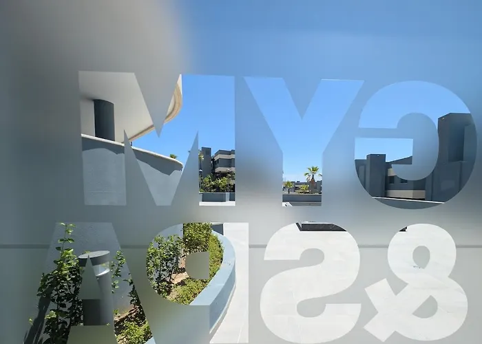 Oasis 325 Premium Sea & Mountains View *