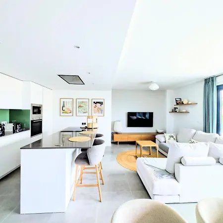 Oasis 325 Premium Sea & Mountains View Apartamento *