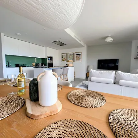 Oasis 325 Premium Sea & Mountains View Apartamento *