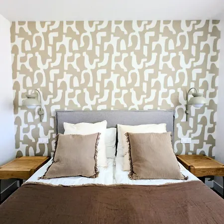 Oasis 325 Premium Sea & Mountains View