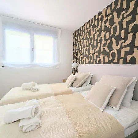 Oasis 325 Premium Sea & Mountains View Daire