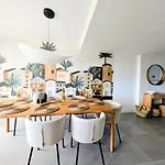 Oasis 325 Premium Sea & Mountains View Estepona