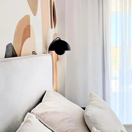 Oasis 325 Premium Sea & Mountains View Appartamento *