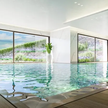 Oasis 325 Premium Sea & Mountains View Appartamento *